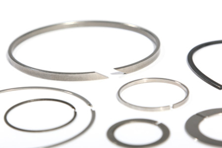 Sealing rings for valves flow control